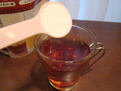 飲み物に付属のスプーン一杯