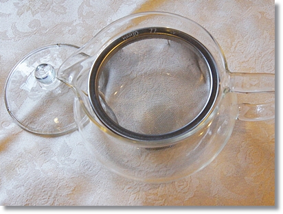 ハリオ（HARIO）の耐熱ガラス製「茶茶急須 丸」