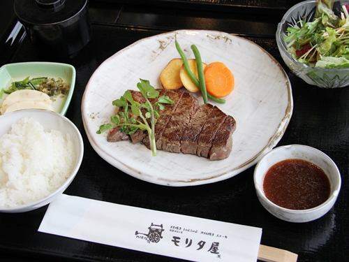 京都で食べたおいしいもの。モリタ屋のステーキ、中村藤吉の抹茶スイーツ