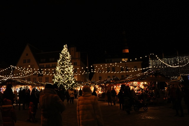 エストニア タリン旧市街のクリスマスマーケット