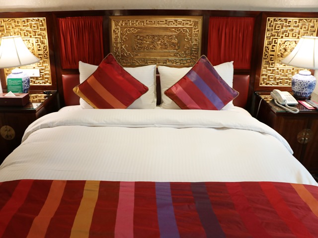 台北のホテル 麗都唯客楽飯店（リド・ワイコロア・ホテル）　ベッド