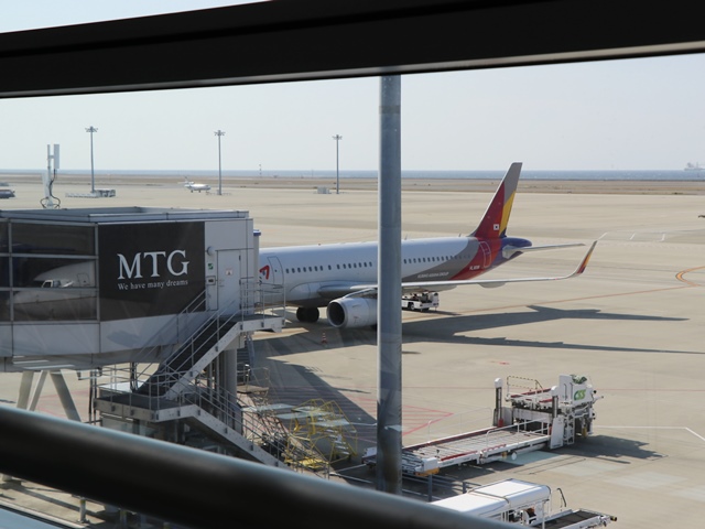 韓国旅行 中部国際空港からアシアナ航空便に乗って約2時間でソウル仁川空港に到着 わらしべ暮らしのブログ