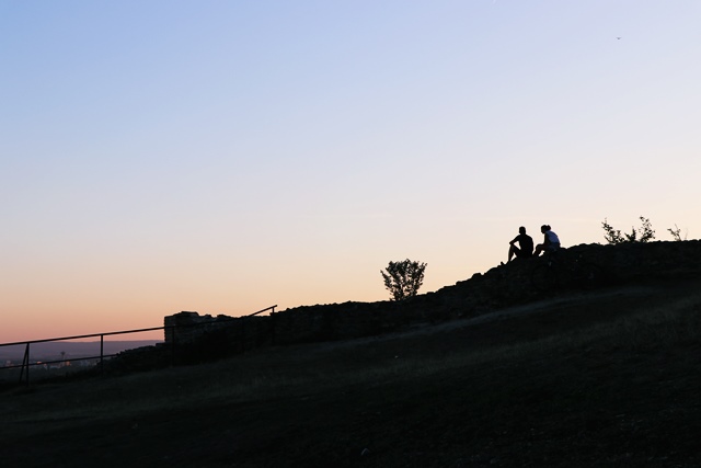 チェコ・パルドゥビツェの絶景夕焼けスポット クニェティツカホラ・キャッスル