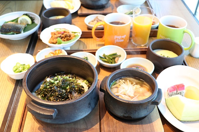 韓国料理の朝食